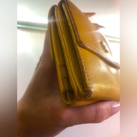 💛 Chanel Wallet Coco Button Double Snap Yellow Leather Compact Trifold Vintage - Picture 11 of 15